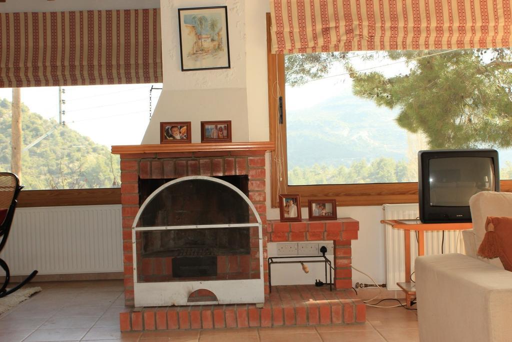 Villa In Moniatis Chambre photo